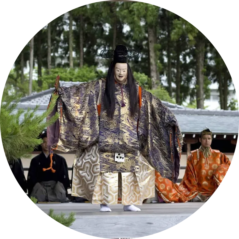 肉をスライスしている